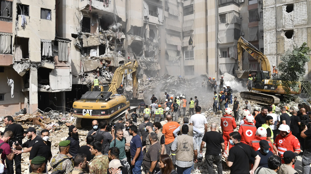 Israel Air strikes | లెబనాన్‌పై ఇజ్రాయెల్‌ దాడులు ఉధృతం.. మున్సిపల్ బిల్డింగ్‌పై దాడిలో మేయర్‌ సహా ఐదుగురు మృతి