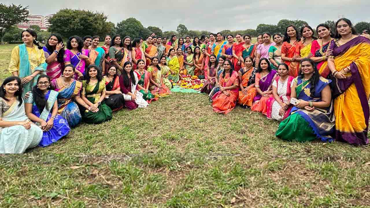 Japanbathukamma1