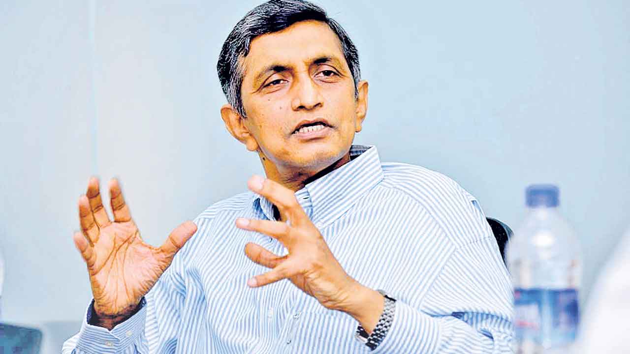 పేదల ఇండ్లు కూల్చడమే ప్రాధాన్యమా?