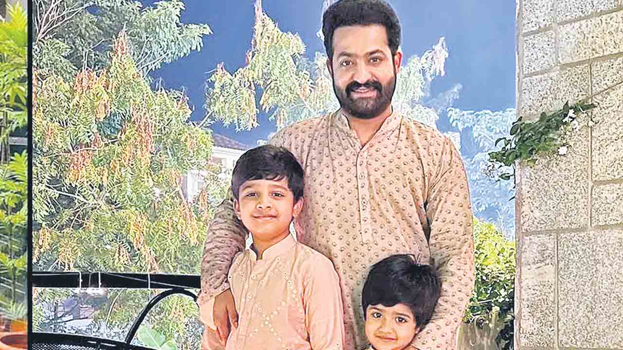 NTR | భవిష్యత్తులో ఎలాగూ జరుగుతుంది.. వాళ్లూ నాన్నలాగే హీరోలం కావాలనుకుంటారు: ఎన్టీఆర్‌