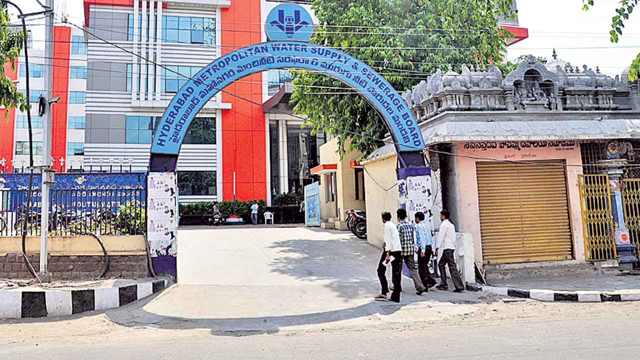 Jala Mandali | పండుగ వేళ పైప్‌లైన్‌ పనులు పూర్తి.. రోడ్లన్నీ ఖాళీ ఉండటంతో వేగంగా తాగు, మురుగునీటి పనులు