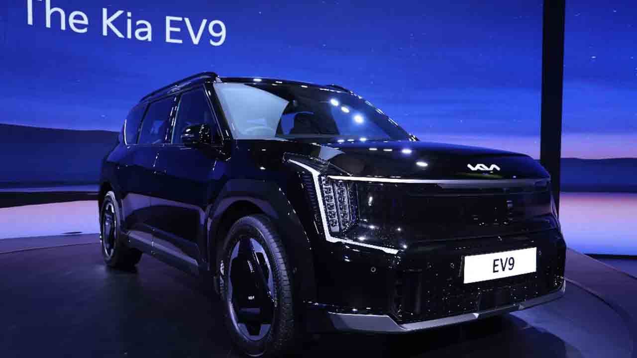 Kia India | వచ్చే ఏడాది భారత్ మార్కెట్లోకి మాస్ సెగ్మెంట్ ఈవీ కారు.. కియా ఇండియా ఎండీ..!