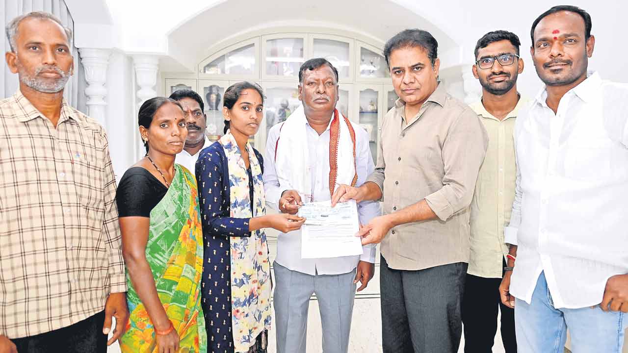 వైద్య విద్యార్థిని చదువుకు చేయూత