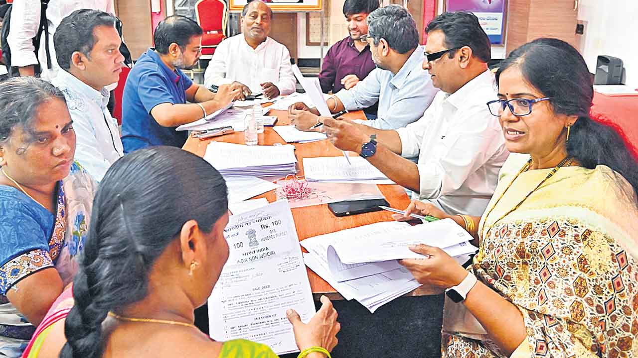 మూసీ బాధితులకు అండగా..