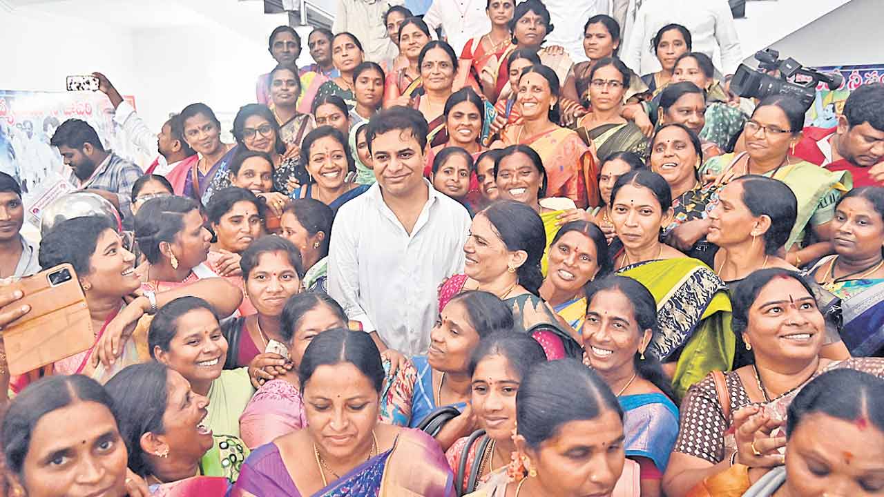 ఆశాలకు 18 వేల వేతనం చెల్లించాలి