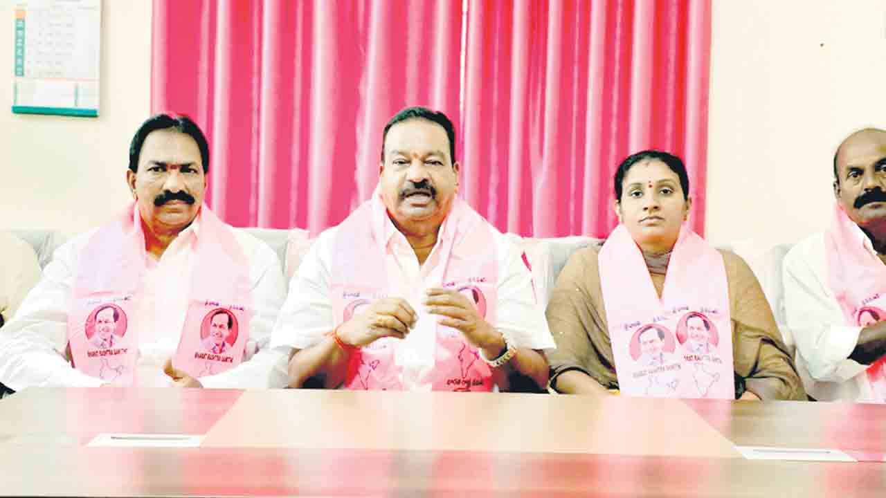 మహిళలను కించపర్చేలా మాట్లాడద్దు