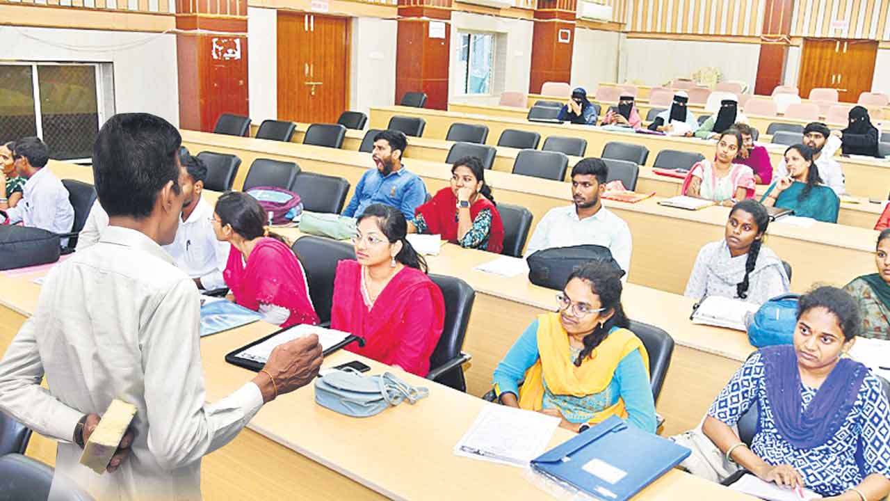 823 మంది టిచర్లు ఇన్‌.. 1091 మంది అవుట్‌