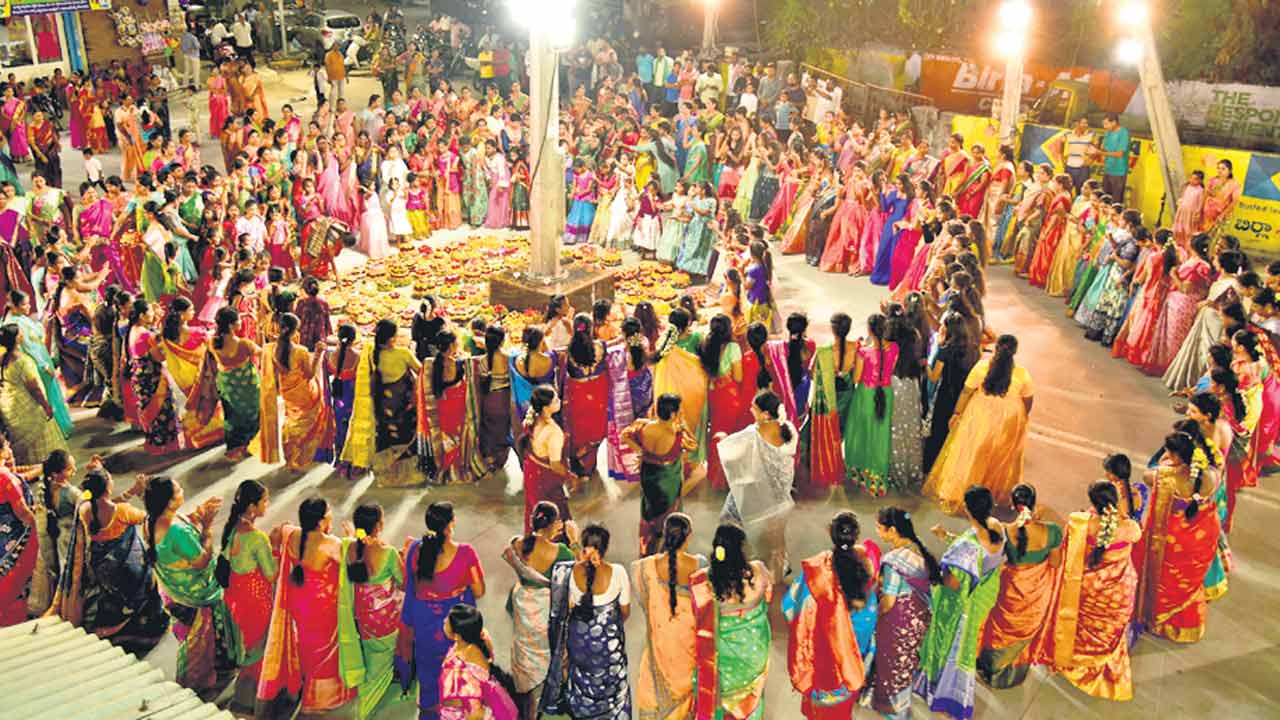 ఎంగిలిపూల సంబురం