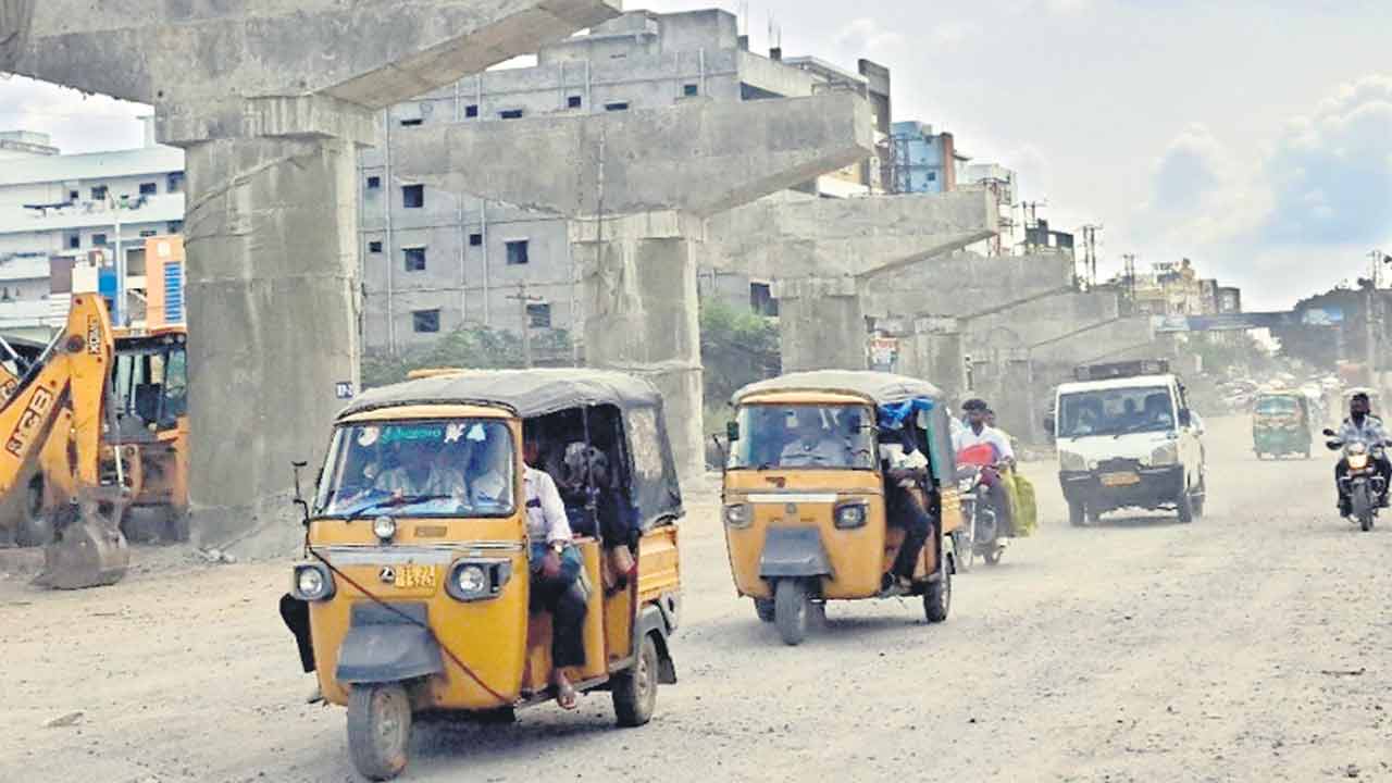 తీగలగుట్టపల్లి ఆర్‌వోబీ పూర్తయ్యేదెన్నడో..?