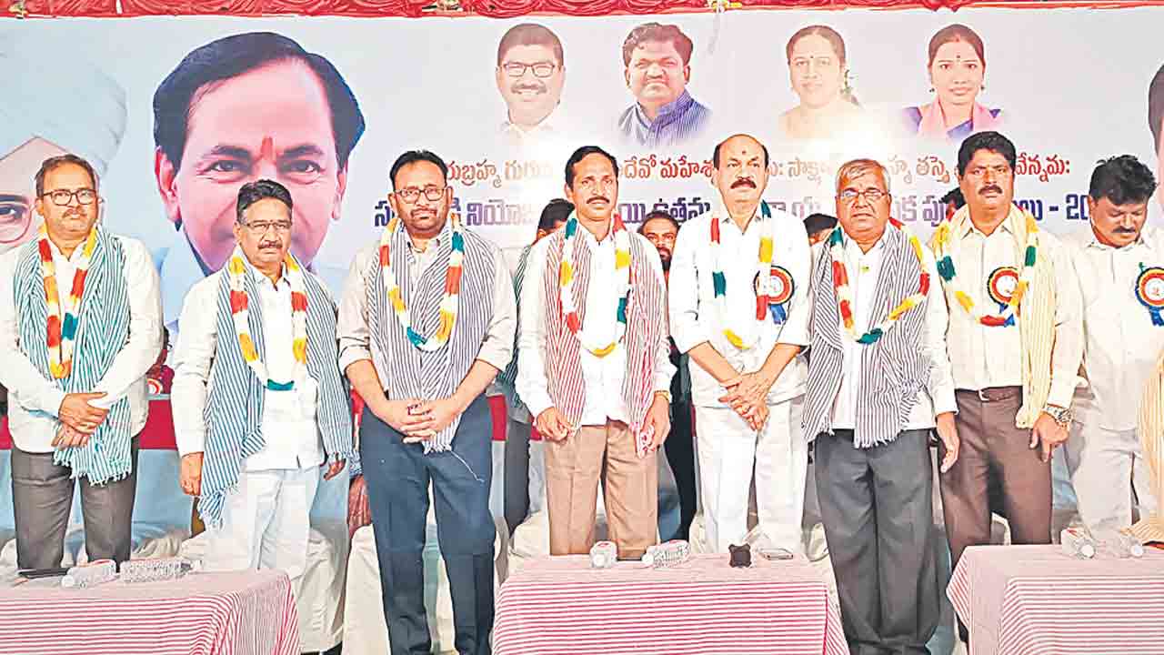 గురువు చేతిలోనే విద్యార్థుల భవిష్యత్తు