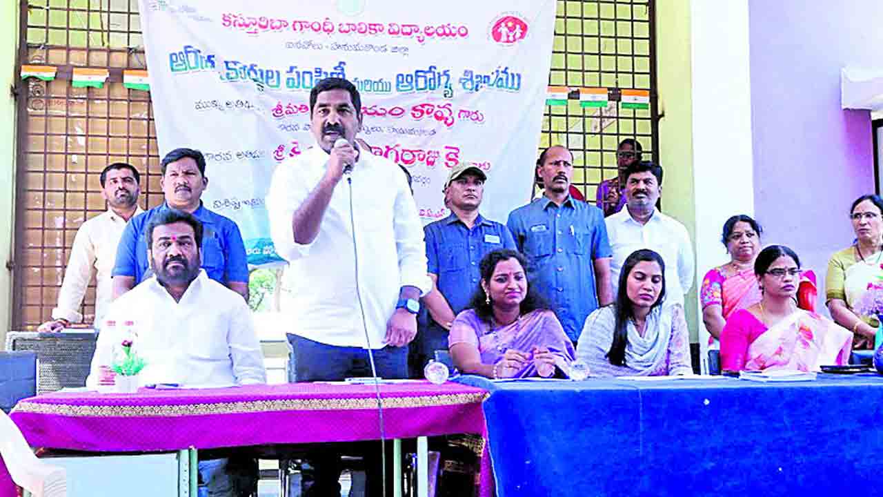 బడులు కడితే మేధావులు.. గుడులు కడితే భిక్షగాళ్లు తయారైతరు