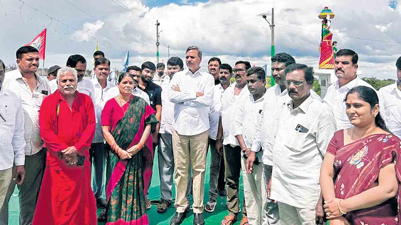 కేసీఆర్‌ పాలనలో వెల్లివిరిసిన ఆధ్యాత్మికత