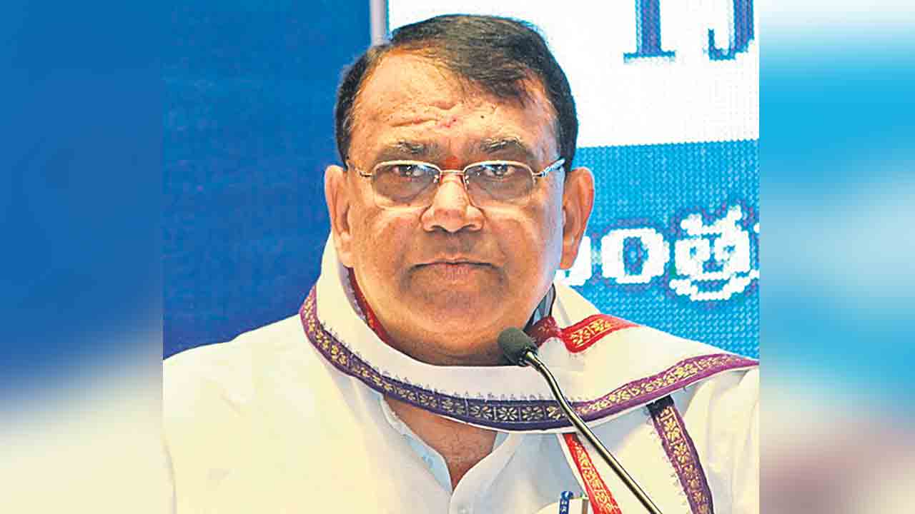 కేసీఆర్‌ దయతోనే పేదలకు ఇండ్లు