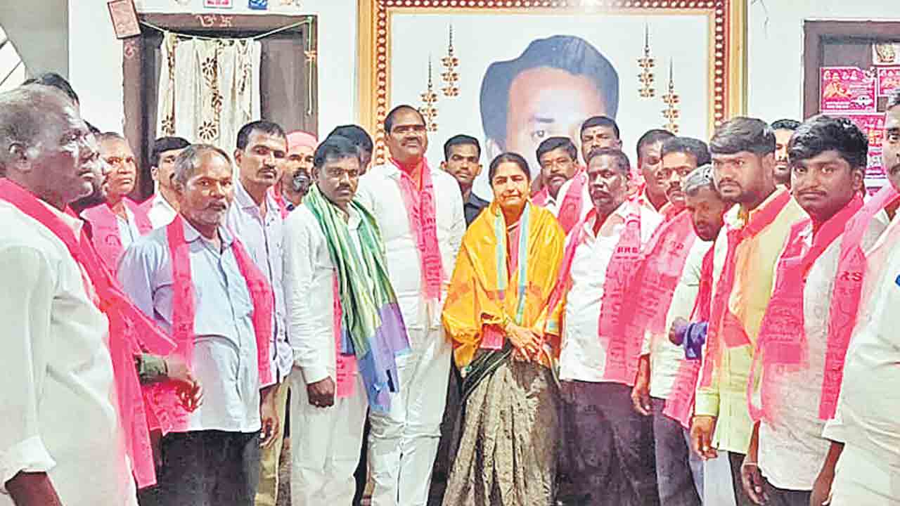 కాంగ్రెస్‌ సర్కారు పతనం ప్రారంభం