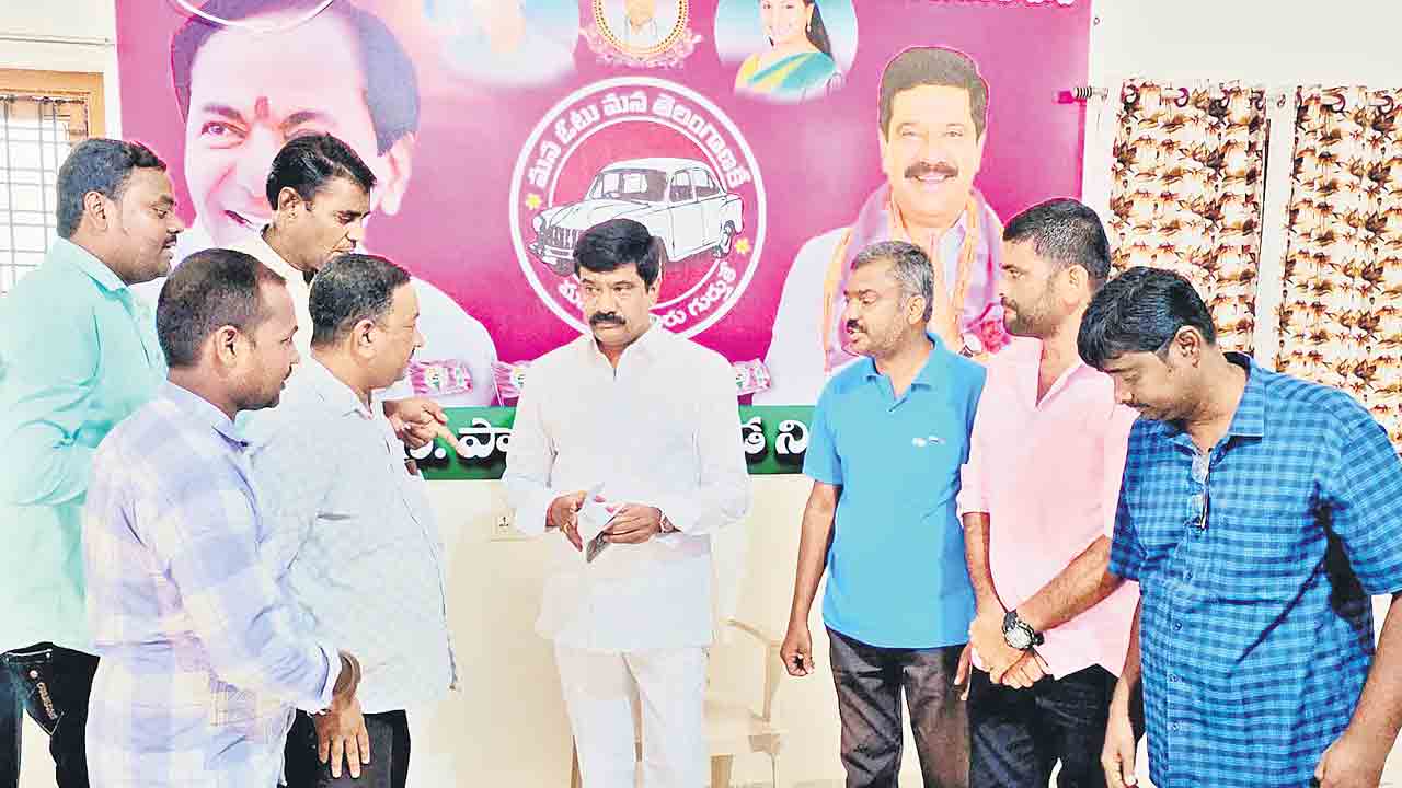 రూ.10 వేల పింఛన్‌ ఇవ్వాలి