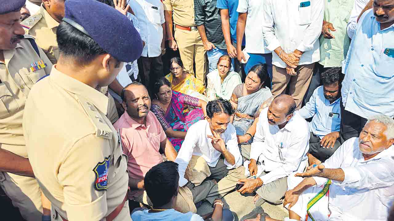 ఏకాకిగా మిగిలిన కాంగ్రెస్‌ నేత