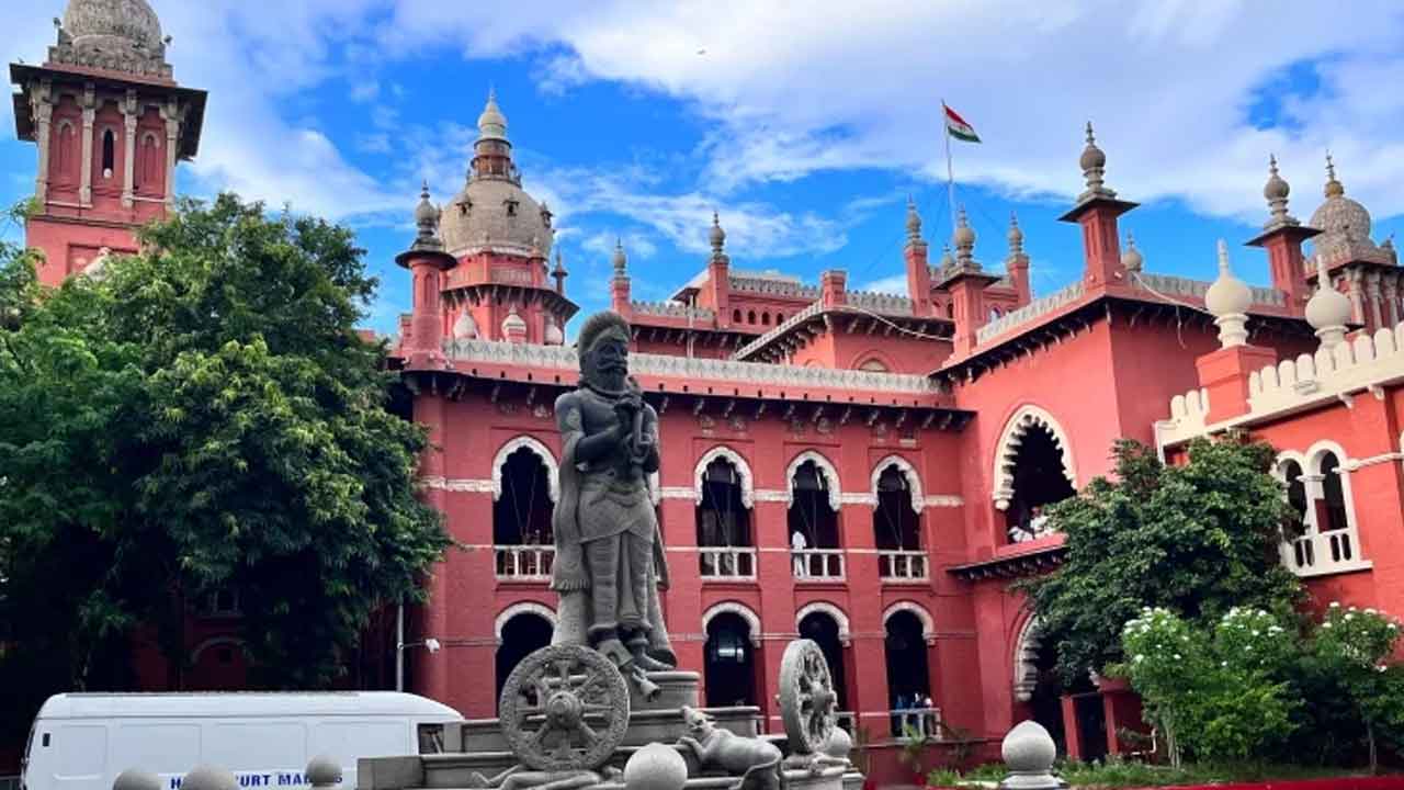 High Court  సొంత కూతురికి పెండ్లి చేసి, ఇతరులను సన్యాసినులుగా ఎందుకు మార్చుతున్నారు?.. జగ్గీ వాసుదేవ్‌ను ప్రశ్నించిన మద్రాస్‌ హైకోర్టు