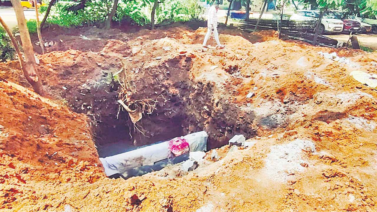 కోట్ల విలువైన ప్రభుత్వ భూమి కబ్జా