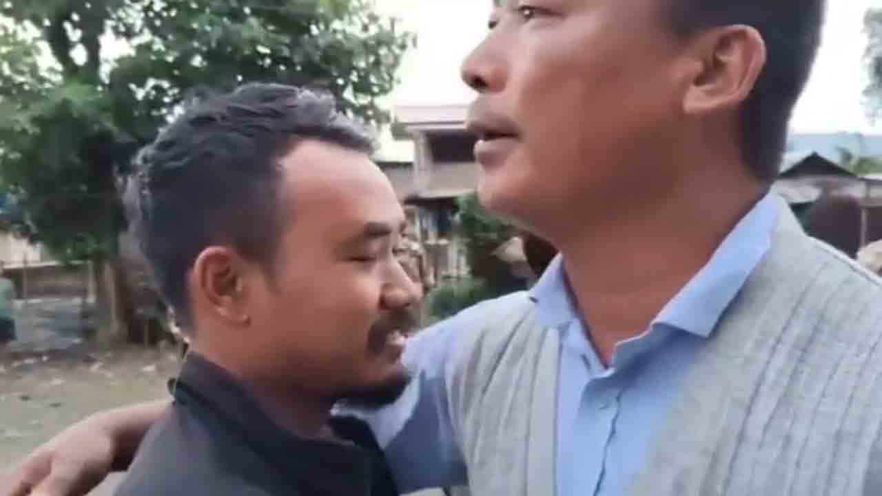 Meitei-Kuki Communities Hug | మణిపూర్‌లో ఇద్దరు బంధీల విడుదల.. తొలిసారి హత్తుకున్న మైతీ,   కుకీలు