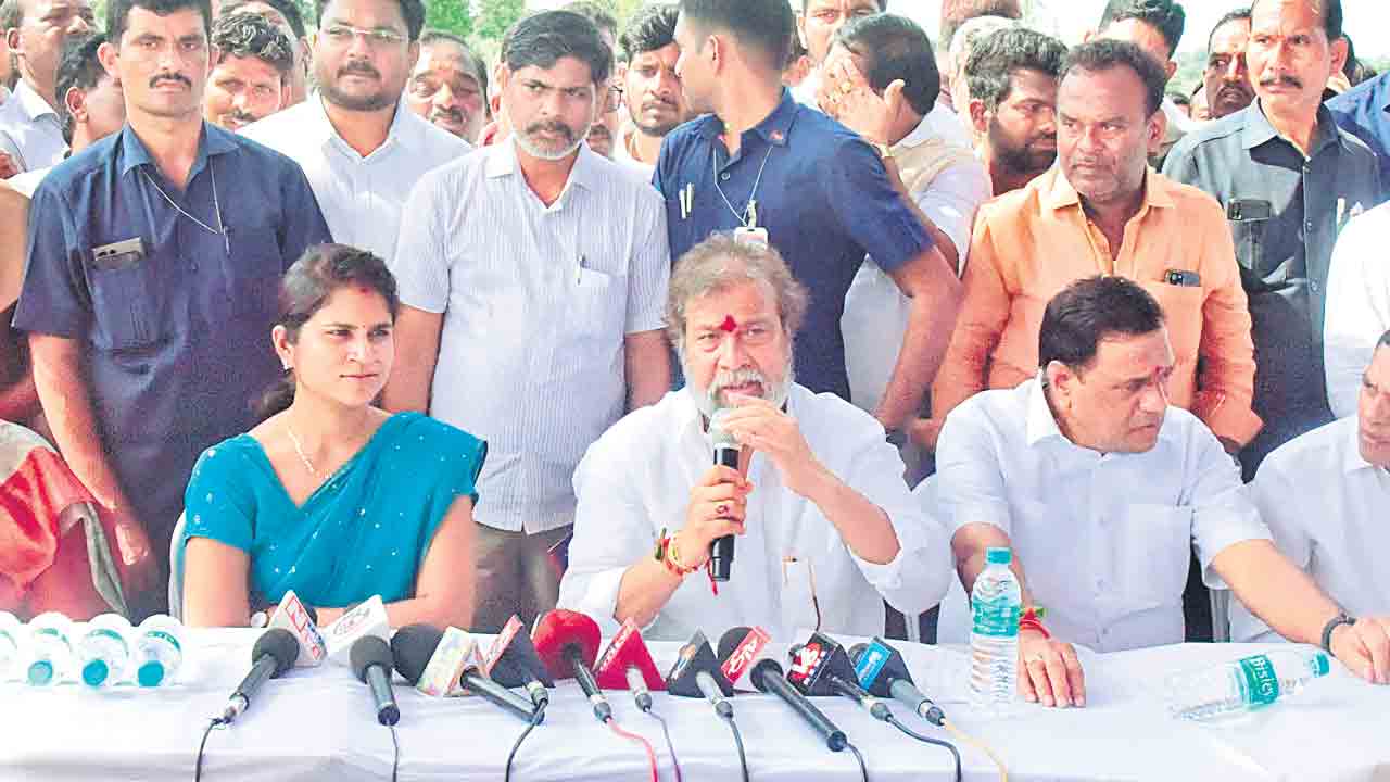 అందోల్‌ అభివృద్ధికి కృషి