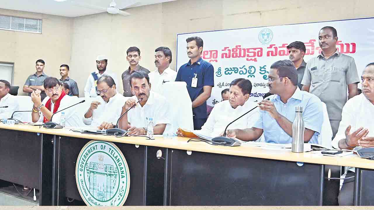 విద్య, వైద్యానికి ప్రాధాన్యం