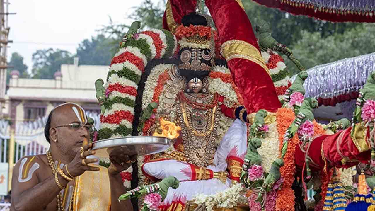 Tirumala Brahmotsavam | తిరుమలలో వైభవంగా కొనసాగుతున్న బ్రహ్మోత్సవాలు.. మోహిని అవతారంలో దర్శనం