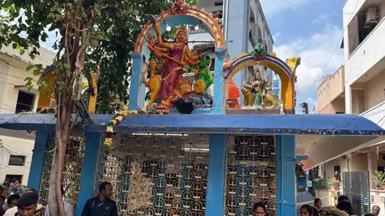 ముత్యాలమ్మ గుడి కేసు సీసీఎస్‌కు..