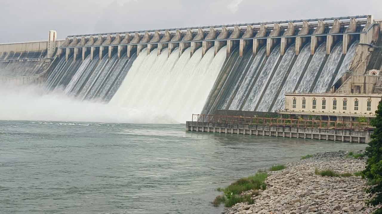 మళ్లీ తెరుచుకున్న సాగర్‌ గేట్లు