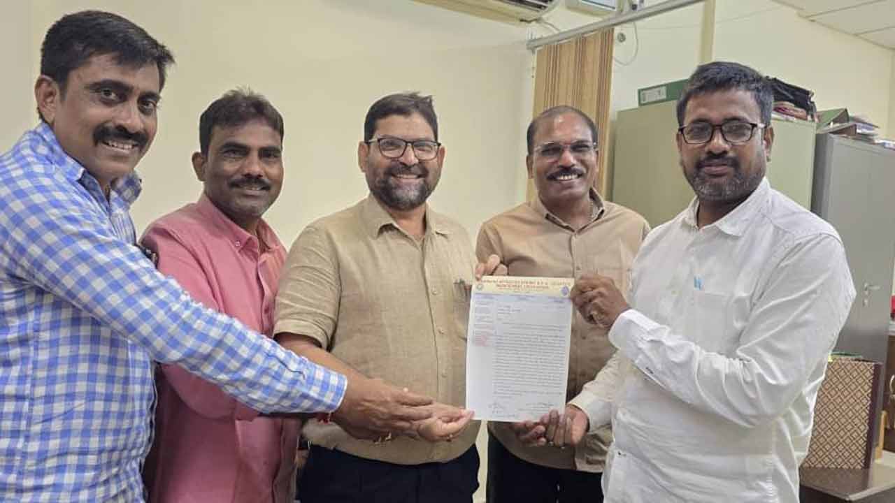 కాలేజీలు నడుపలేం