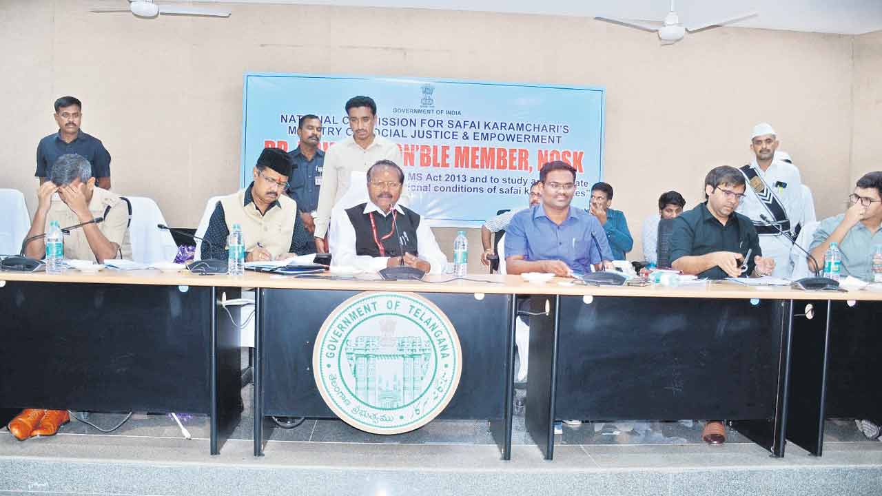 కార్మికుల సంక్షేమానికి ప్రాధాన్యమివ్వాలి