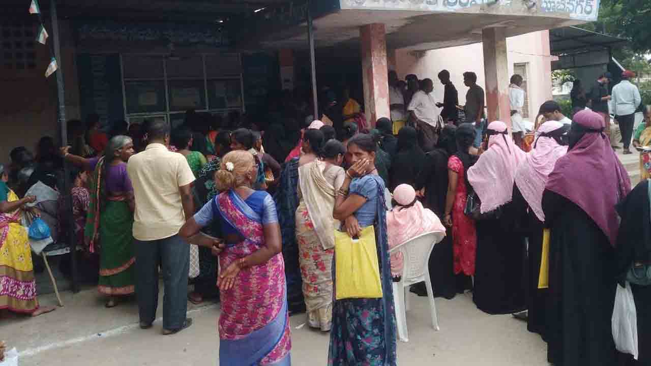 నిరుపేదలకు నిరాశే..!