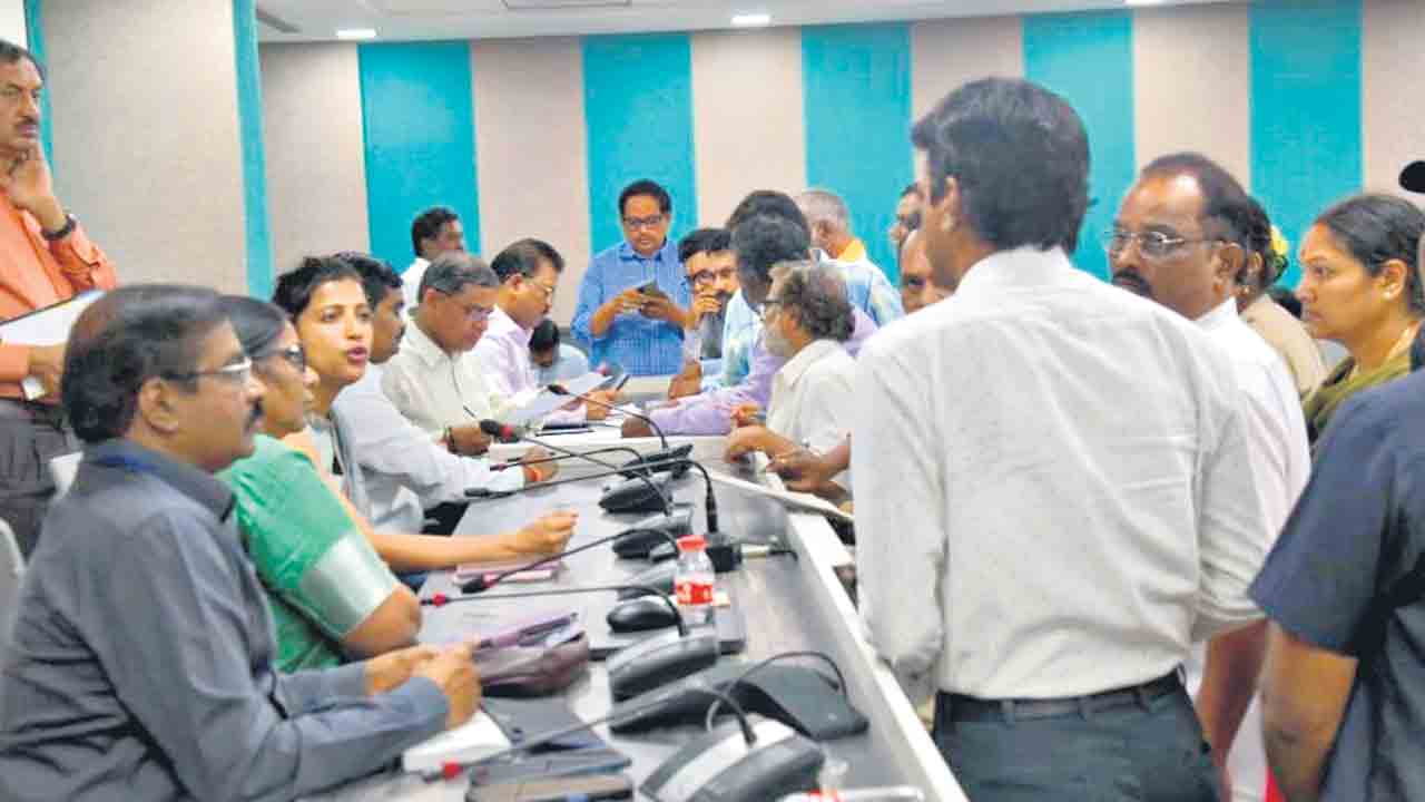 Prajavani | మొక్కుబడిగా ప్రజావాణి.. పరిష్కారానికి నోచుకోని సమస్యలు