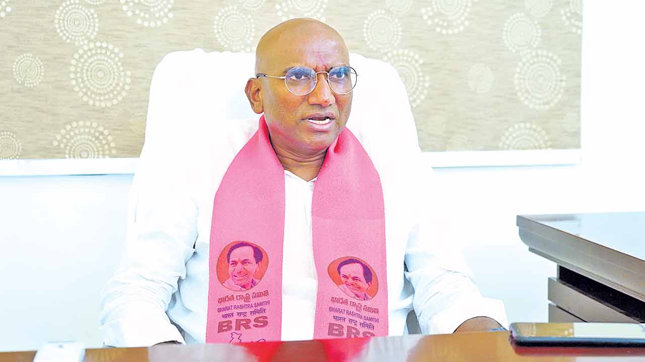 మైనంపల్లిపై కేసు నమోదు చేయాలి