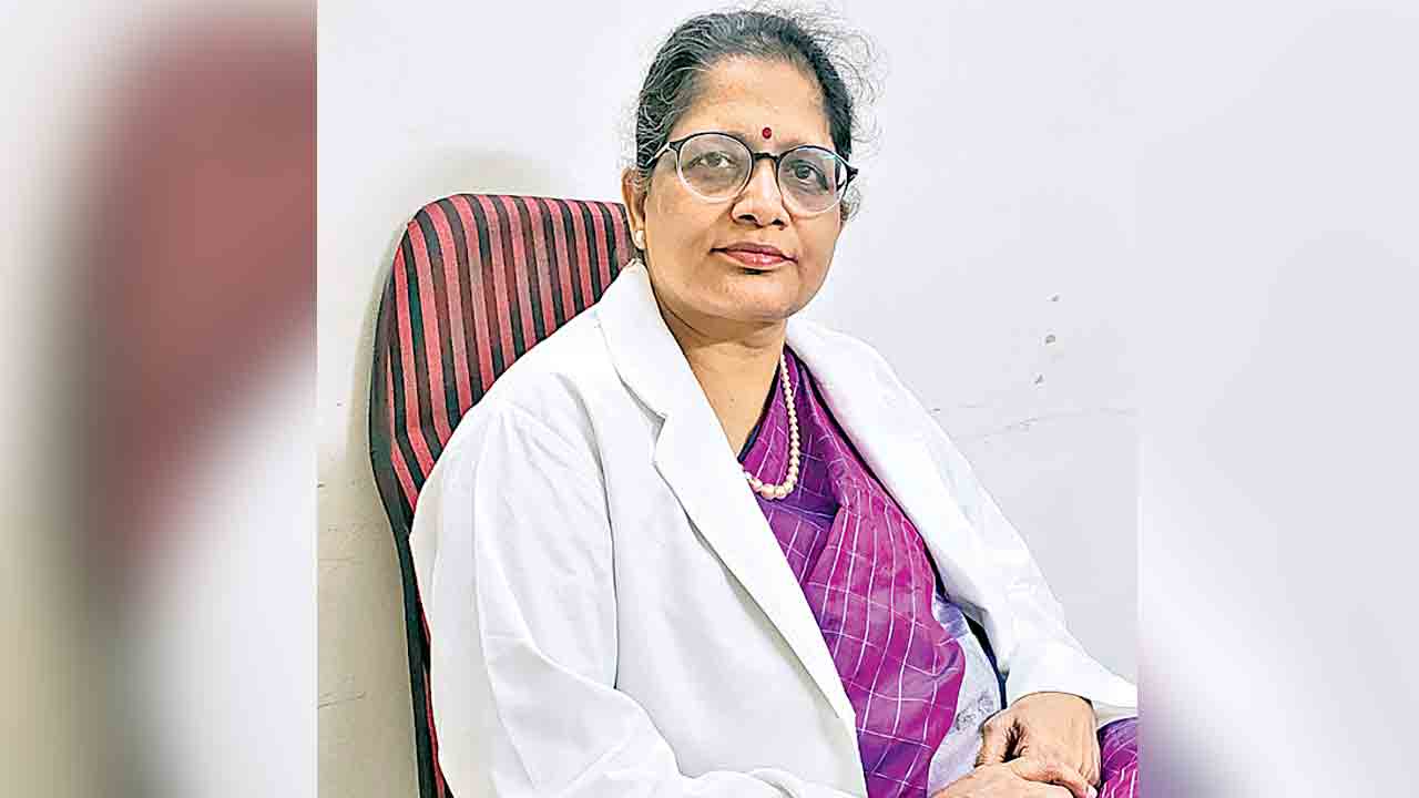 ప్లాస్టిక్‌ సర్జరీ విభాగాధిపతిగా పలుకూరి లక్ష్మి బాధ్యతలు