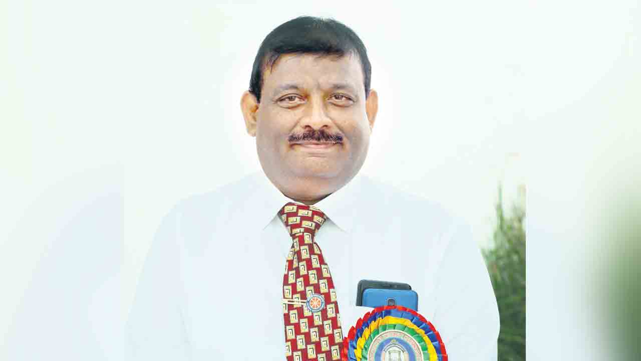 నాడు రిజిస్ట్రార్‌.. నేడు వీసీ