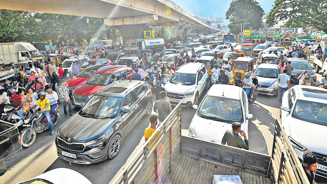 Hyderabad | అట్టుడికిన నగరం.. గాడితప్పిన శాంతి భద్రతలు