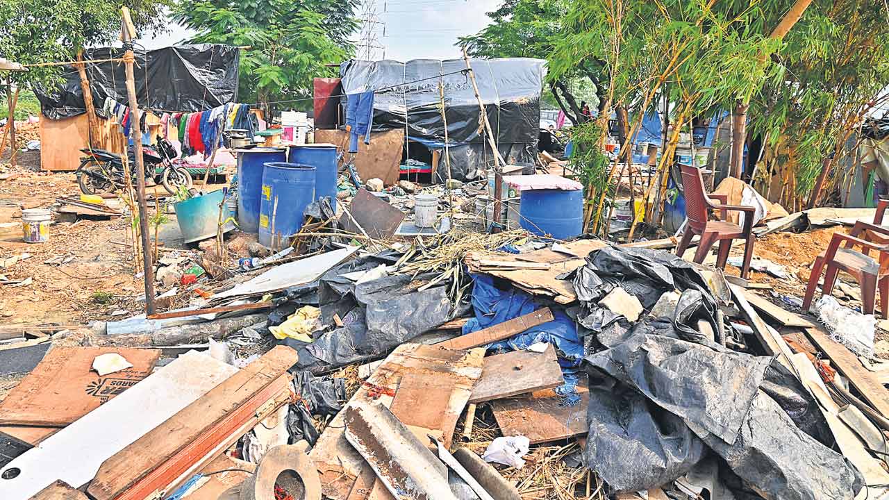 Hyderabad | బతుకే పోయింది.. బతుకమ్మ ఎట్ల?.. కాంగ్రెస్‌ సర్కార్‌ తీరుపై సున్నం చెరువు బాధితుల ఆవేదన