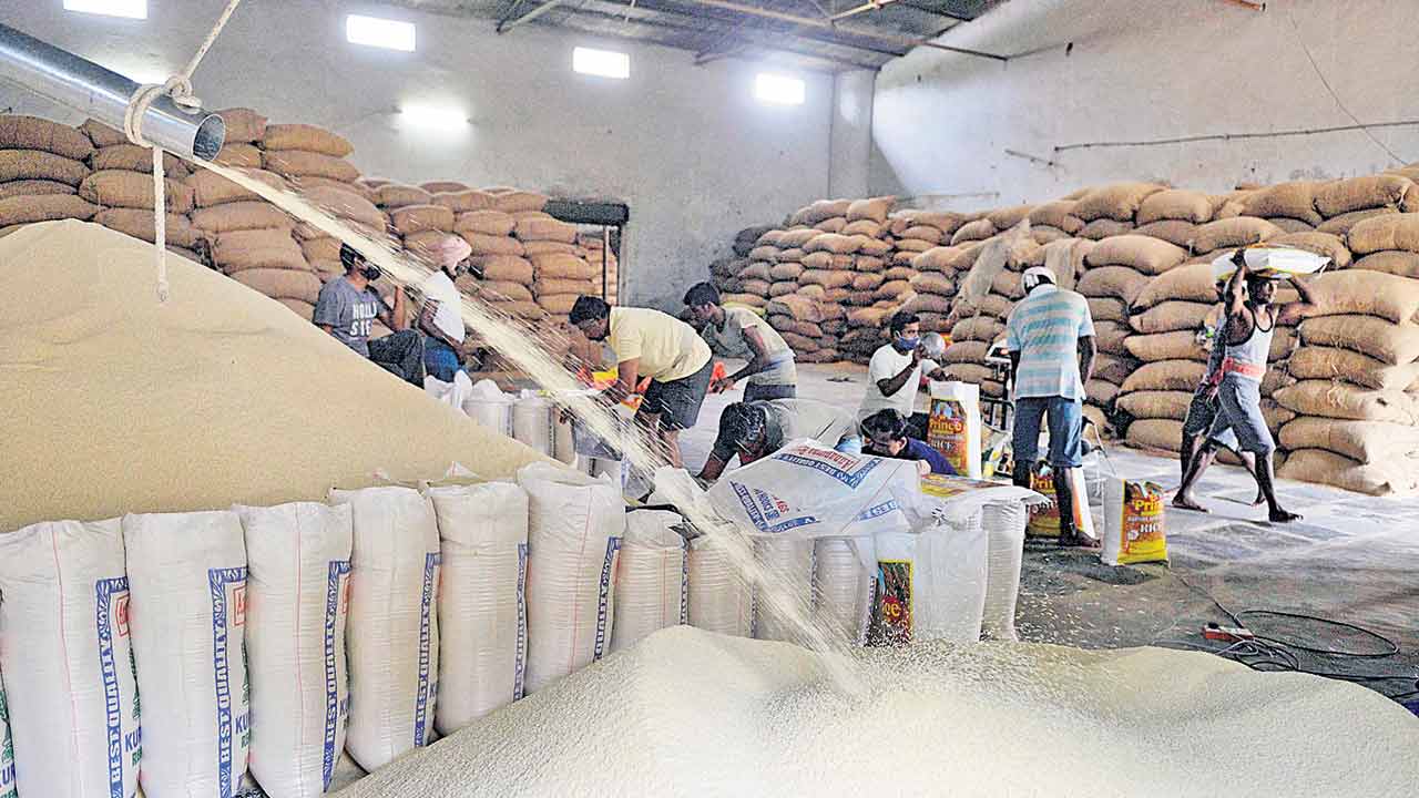 బియ్యం.. అయోమయం