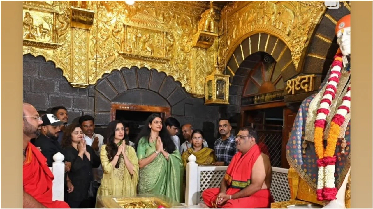 Shraddha Kapoor | షిర్డీ సాయిబాబాను దర్శించుకున్న బాలీవుడ్ బ్యూటీ శ్రద్ధా కపూర్