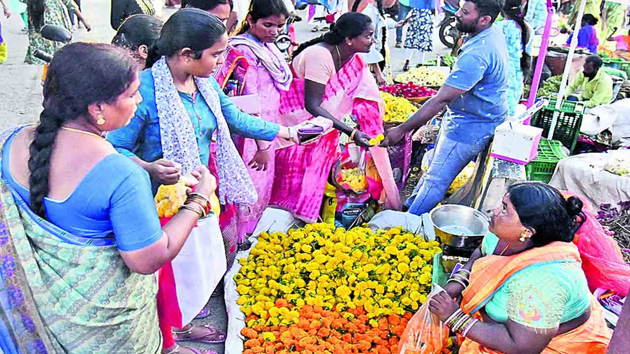 పూల పండుగకు వేళాయె..