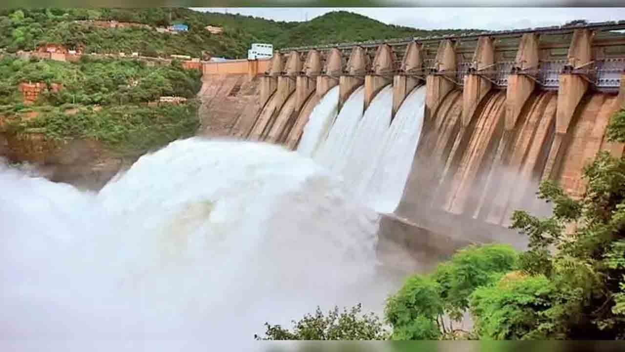 Srisailam | శ్రీశైలం నాలుగు గేట్లు ఎత్తి సాగర్కు నీటి విడుదల