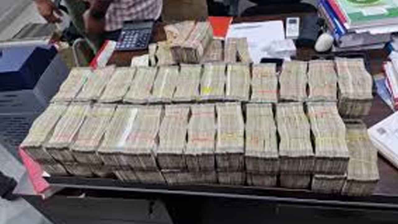 Hyderabad | హవాలా ముఠా గుట్టు రట్టు.. ముగ్గురు అరెస్టు