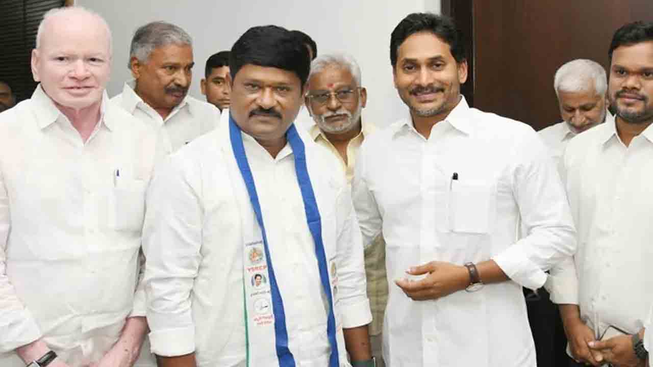 TDP Leader | ఏపీలో టీడీపీకి షాక్‌.. వైసీపీలో చేరిన రాష్ట్ర నాయకుడు