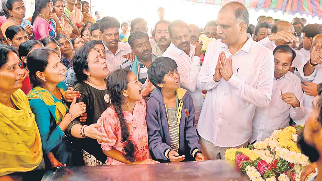 విజయరామరాజు కుటుంబాన్ని ఆదుకుంటాం