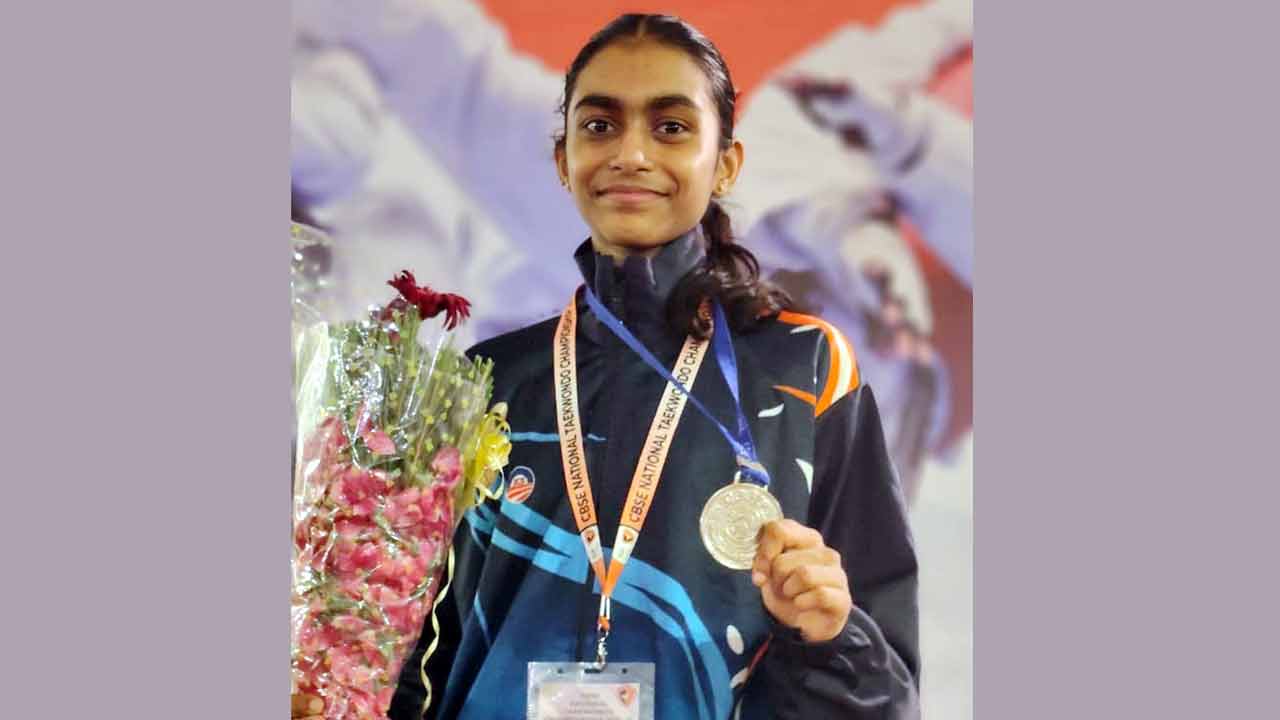 సీబీఎస్‌ఈ నేషనల్‌ తైక్వాండో చాంపియన్‌షిప్‌-2024లో తపస్యకు రజతం