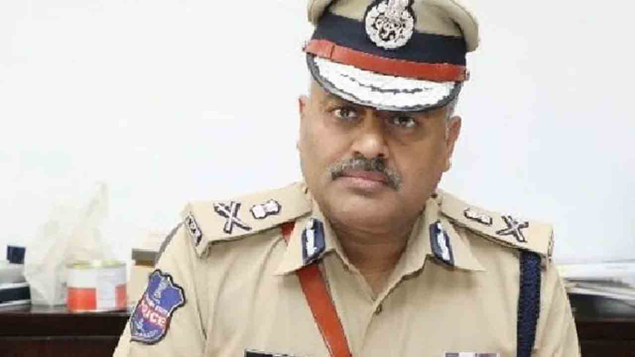 DGP Jitender | సైబర్‌ క్రైమ్‌, నార్కోటిక్స్‌పై నిరంతరం యుద్ధం చేస్తున్నాం: డీజీపీ జితేందర్‌