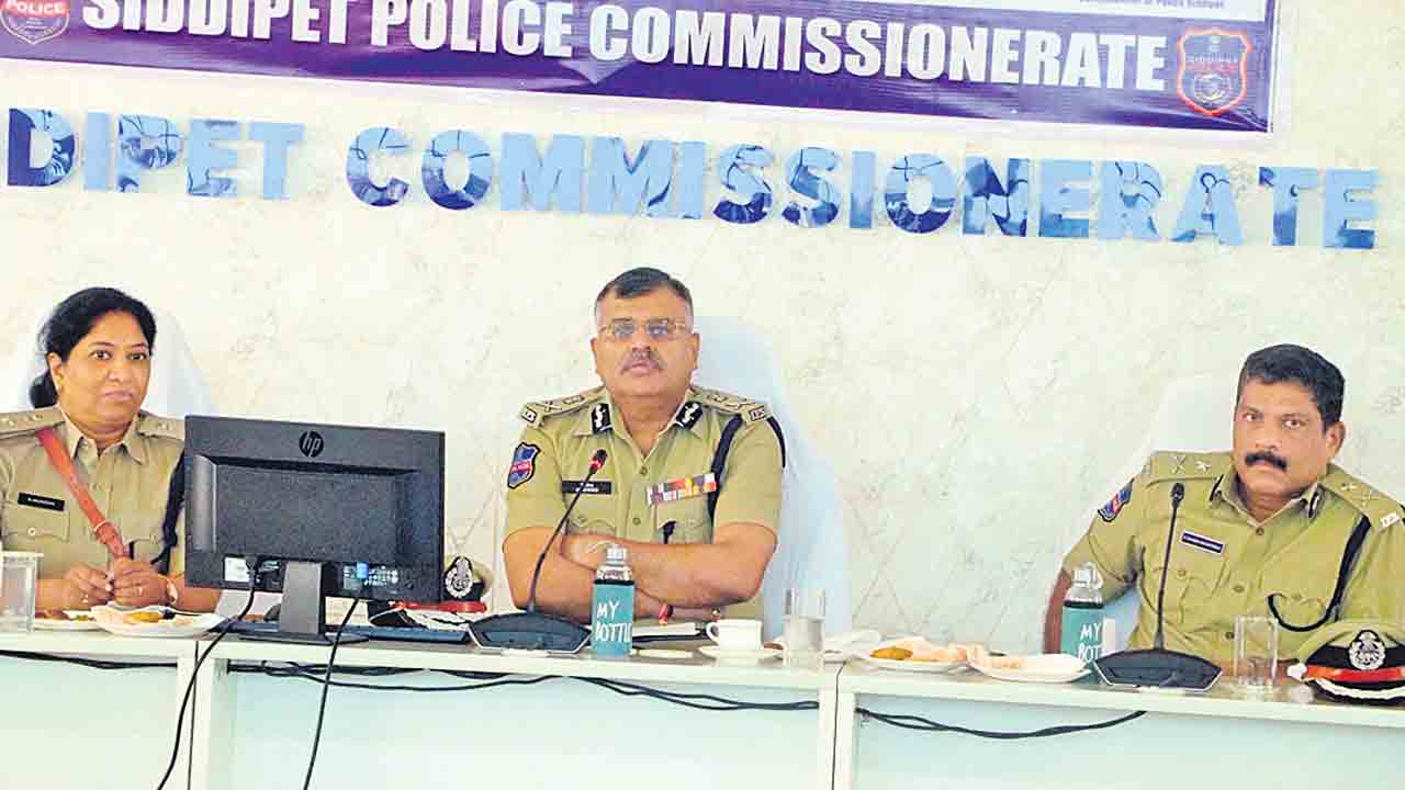 శాంతిభద్రతలను పరిరక్షించాలి