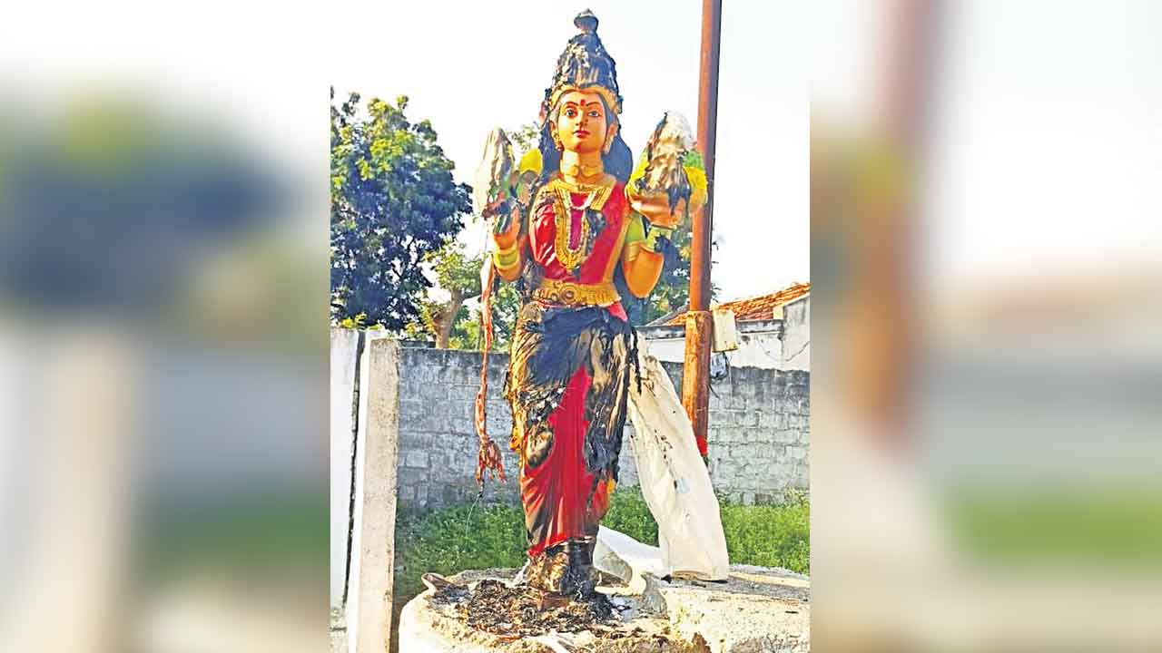 Telangana | తెలంగాణ తల్లి విగ్రహానికి నిప్పు.. సిద్దిపేటలో దుండగుల దుశ్చర్య