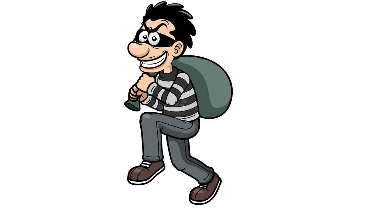 Gwalior train | గ్వాలియర్ రైల్లో దొంగతనం..నగదు, ఖరీదైన బట్టలు ఎత్తుకెళ్లిన దుండగులు