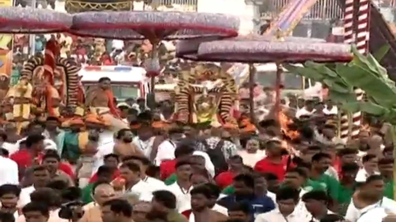 Tirumala | మోహినీ అవతారంలో మలయప్పస్వామి..